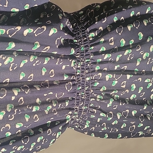 Studio M, Woman's Navy Blue & Green V-Neck, Tie Front Blouse, Size: XL - Picture 5 of 9